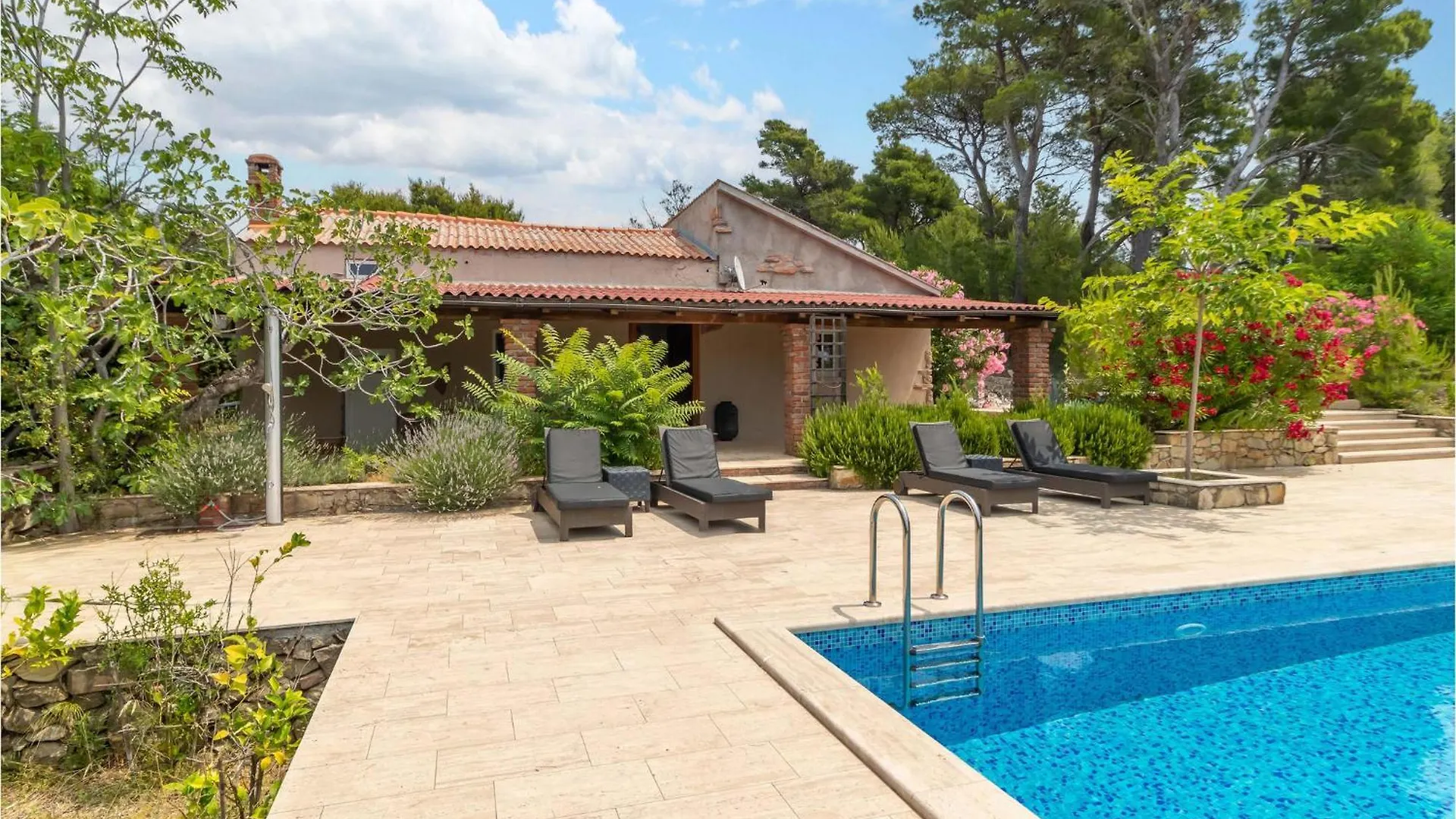 Beautiful Home In Rab With Outdoor Swimming Pool Palit 0*,  Croatia